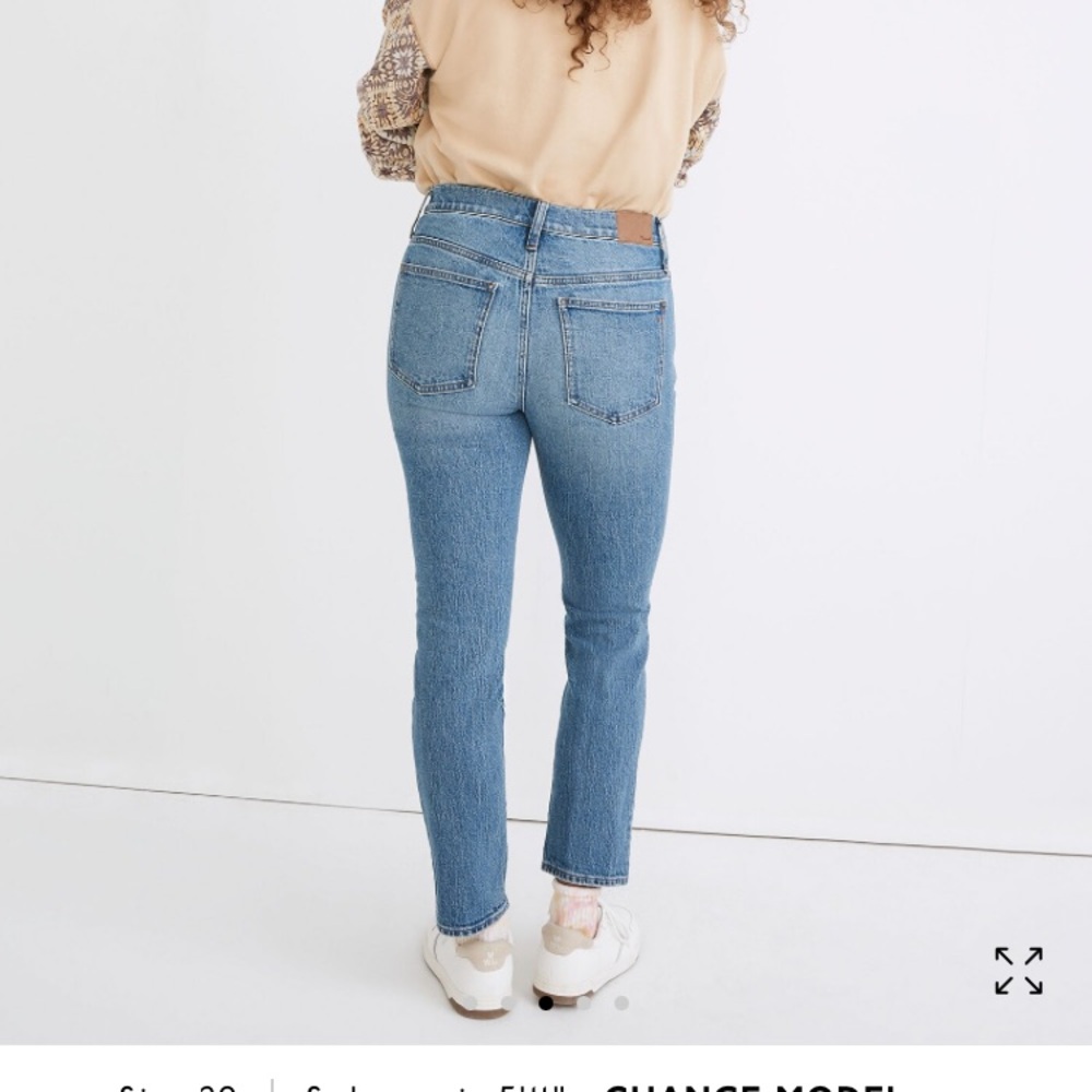 Madewell Mid-Rise Perfect Vintage Jean in Ainsdale Wash: Knee-Rip Edition - Picture 2 of 13